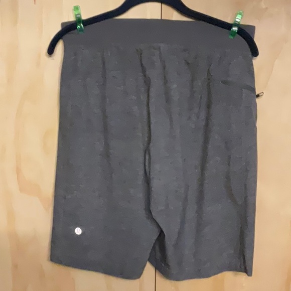 Lululemon men’s shorts size M color gray - Picture 4 of 11